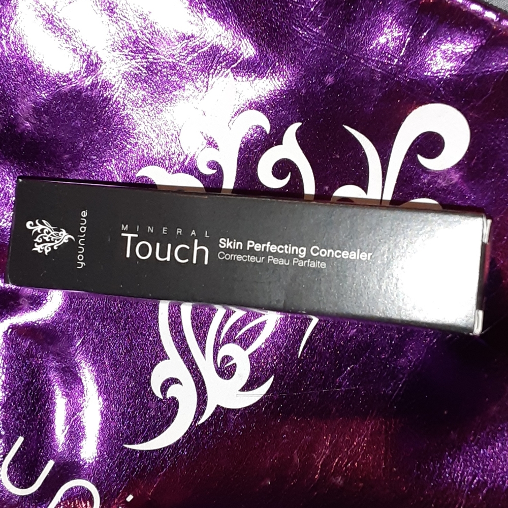 Younique  Mineral Touch Perfecting  Concealer